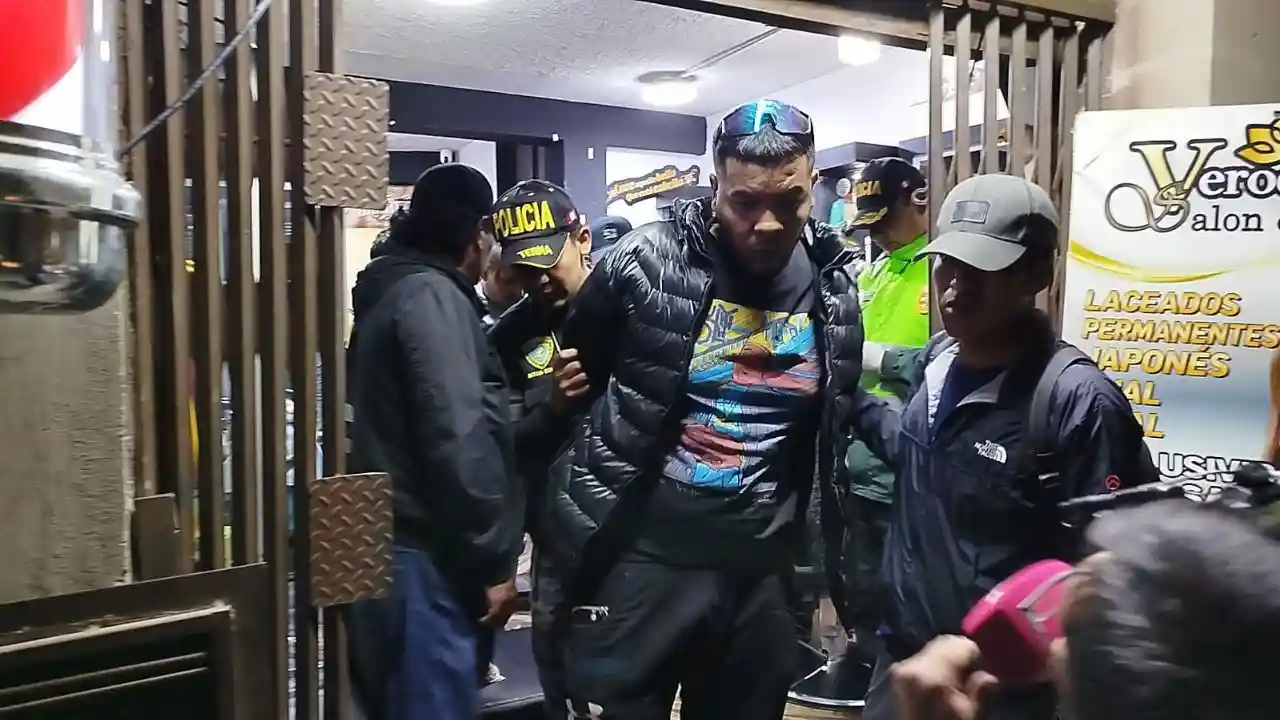 Capturan a sospechoso de asesinato en local de eventos de Puno Capturan a sospechoso de asesinato en local de eventos de Puno