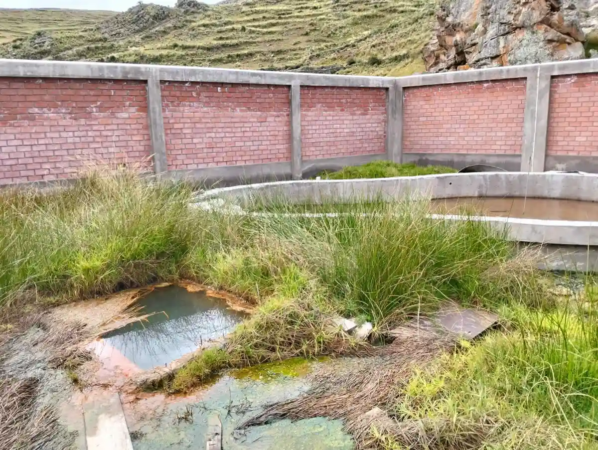 Azángaro: vecinos denuncian cuatro años de abandono de piscina termal en San José